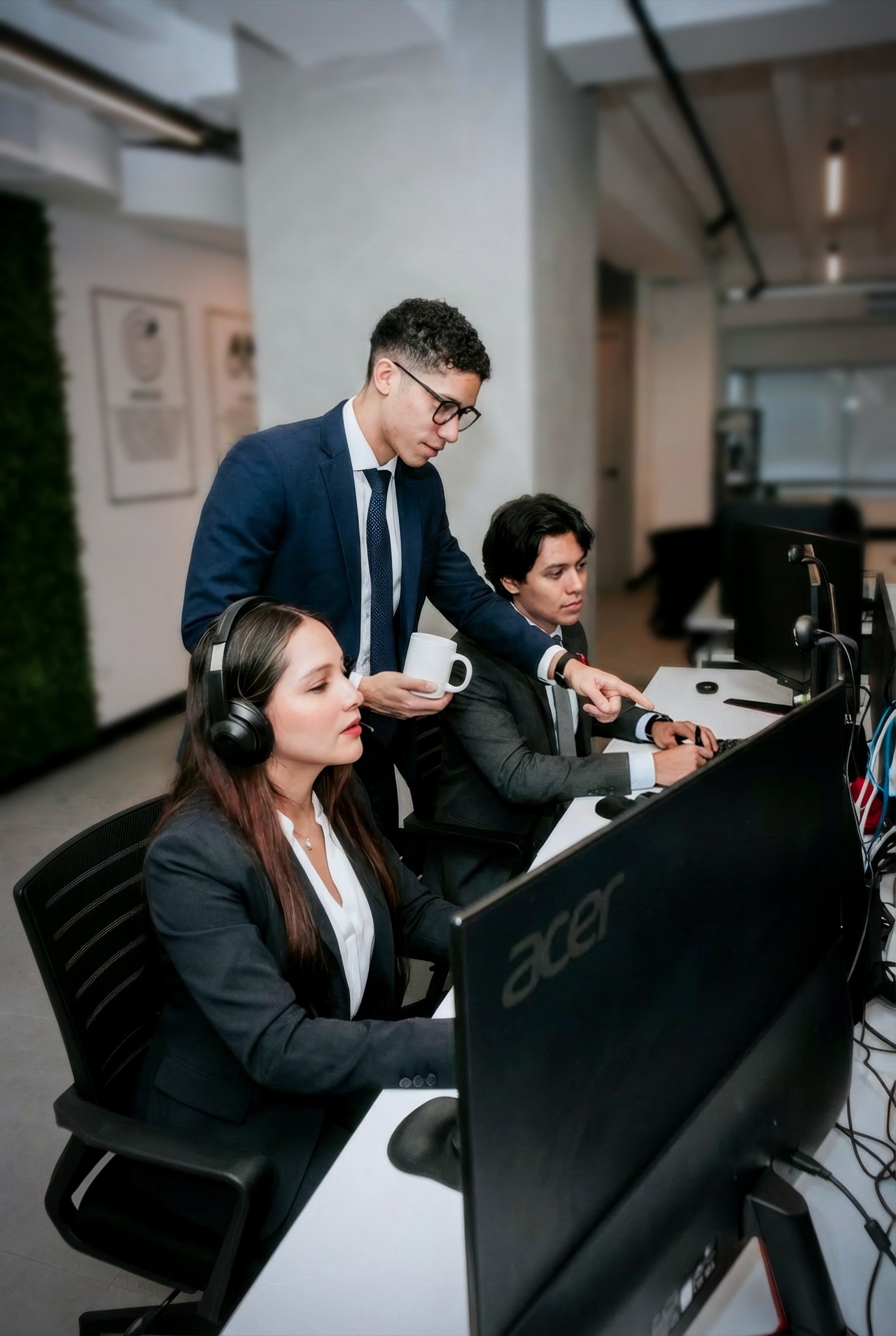 eSync 360° team providing operational support